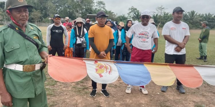 Ratusan Peserta Jalan Sehat Meriahkan HUT RI Ke- 78