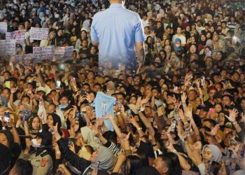 Pesta Kembang Api Tutup Meriah Konser Berkah Part II ASR-Hugua